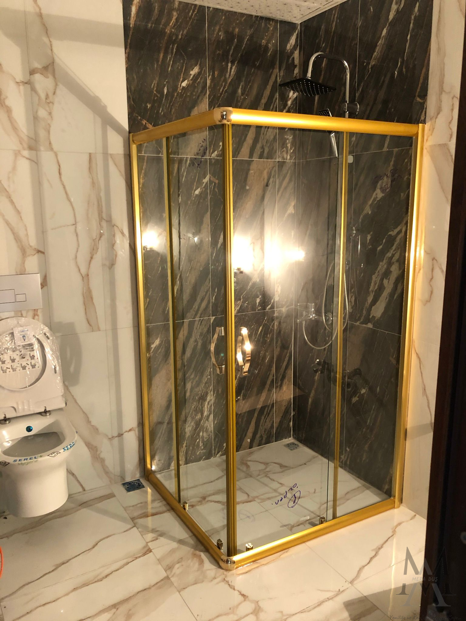 Diamond Serisi Altın Profil Duşakabin